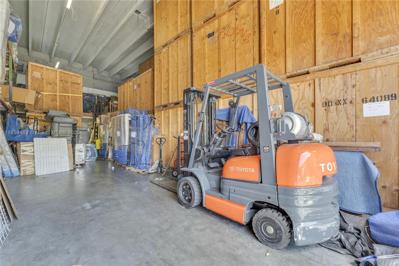 B-4  /   sq. ft. $ 2025-08-15 0 Photo