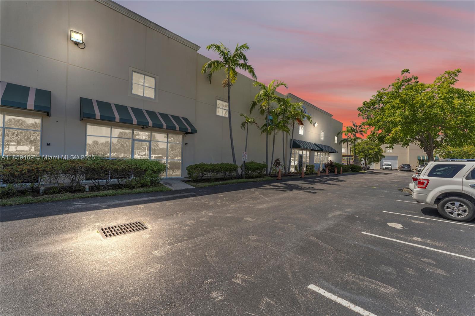B-4  /   sq. ft. $ 2025-08-15 0 Photo