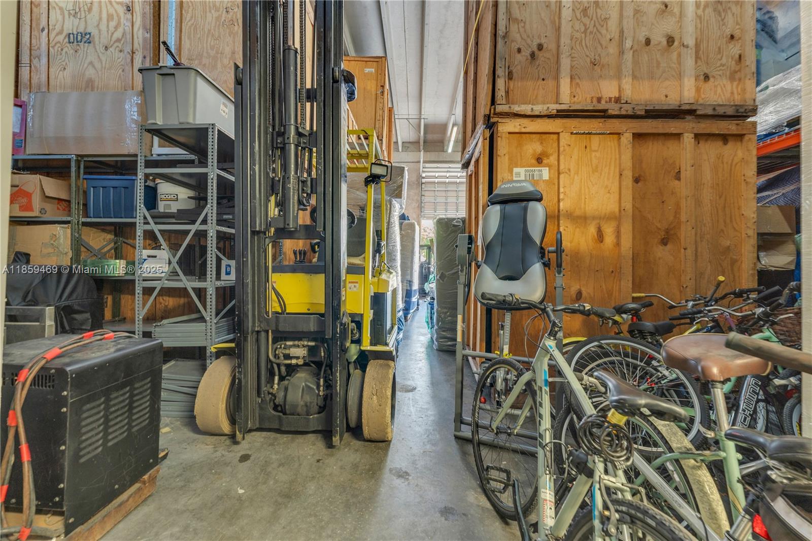 B-4  /   sq. ft. $ 2025-08-15 0 Photo