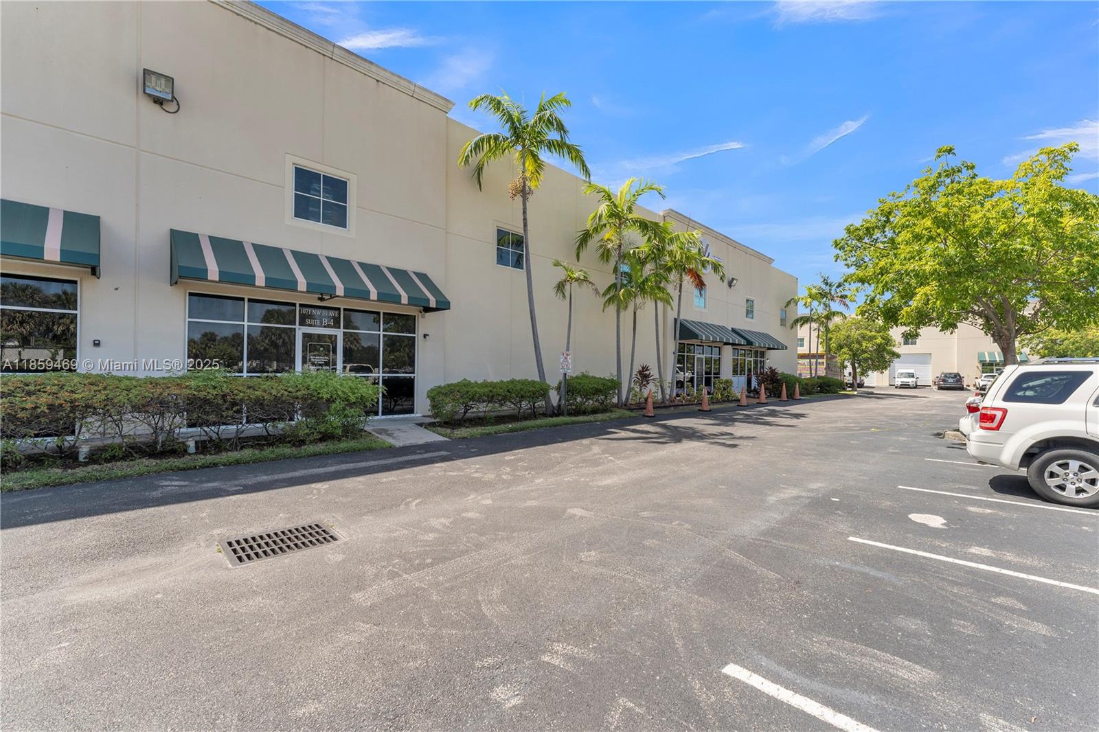 B-4  /   sq. ft. $ 2025-08-15 0 Photo