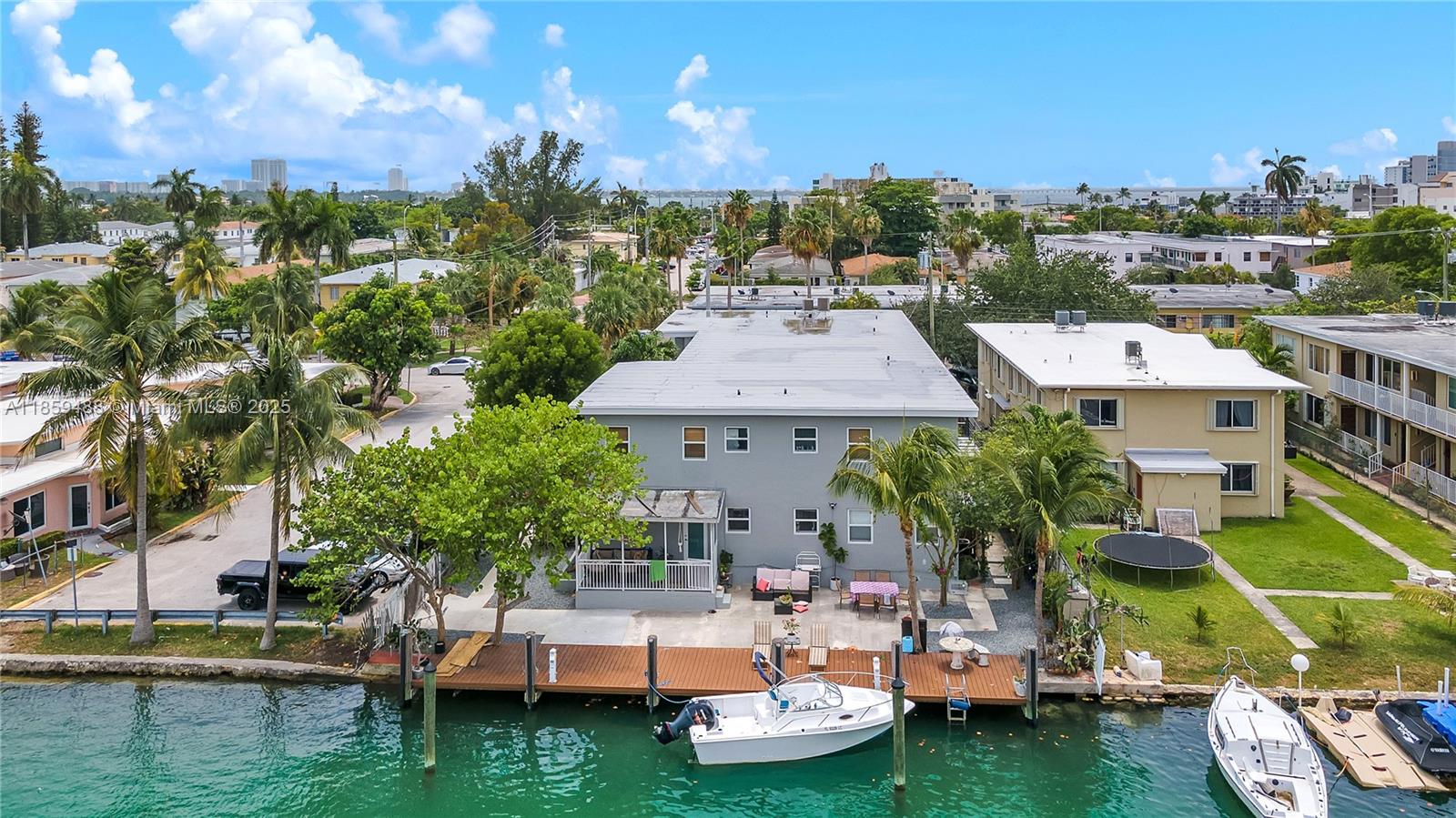   /  9234 sq. ft. $ 2025-08-15 0 Photo