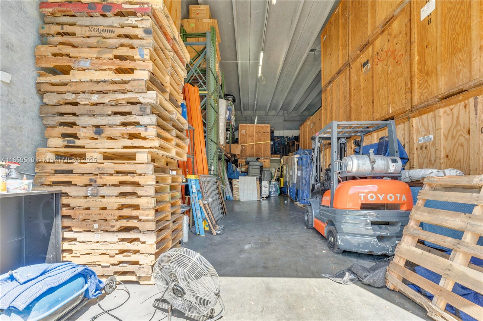 B-4  /   sq. ft. $ 2025-08-15 0 Photo