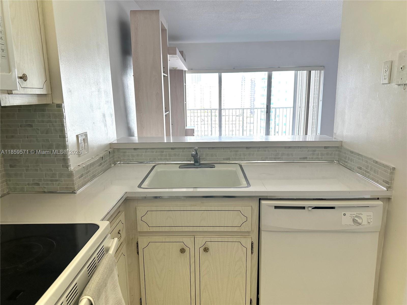 10H 0 / 1 545 sq. ft. $ 2025-08-15 0 Photo