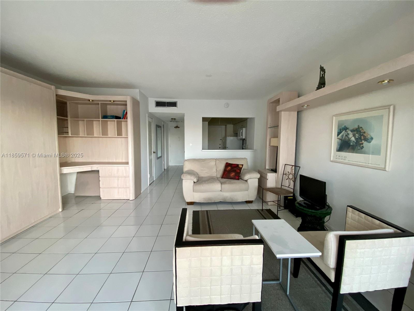 10H 0 / 1 545 sq. ft. $ 2025-08-15 0 Photo