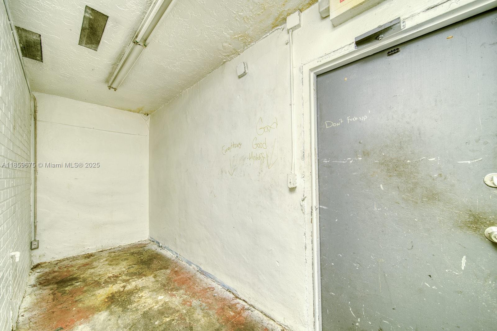 See details / sq. ft. $ 2025-08-15 0 Photo