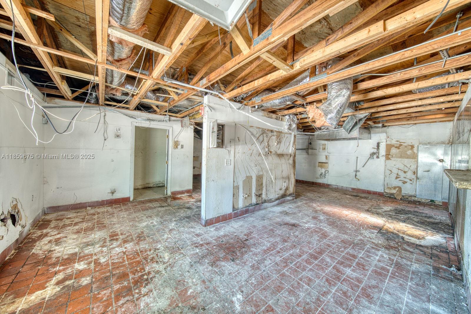 See details / sq. ft. $ 2025-08-15 0 Photo