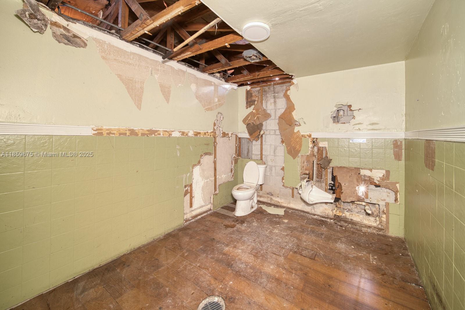 See details / sq. ft. $ 2025-08-15 0 Photo