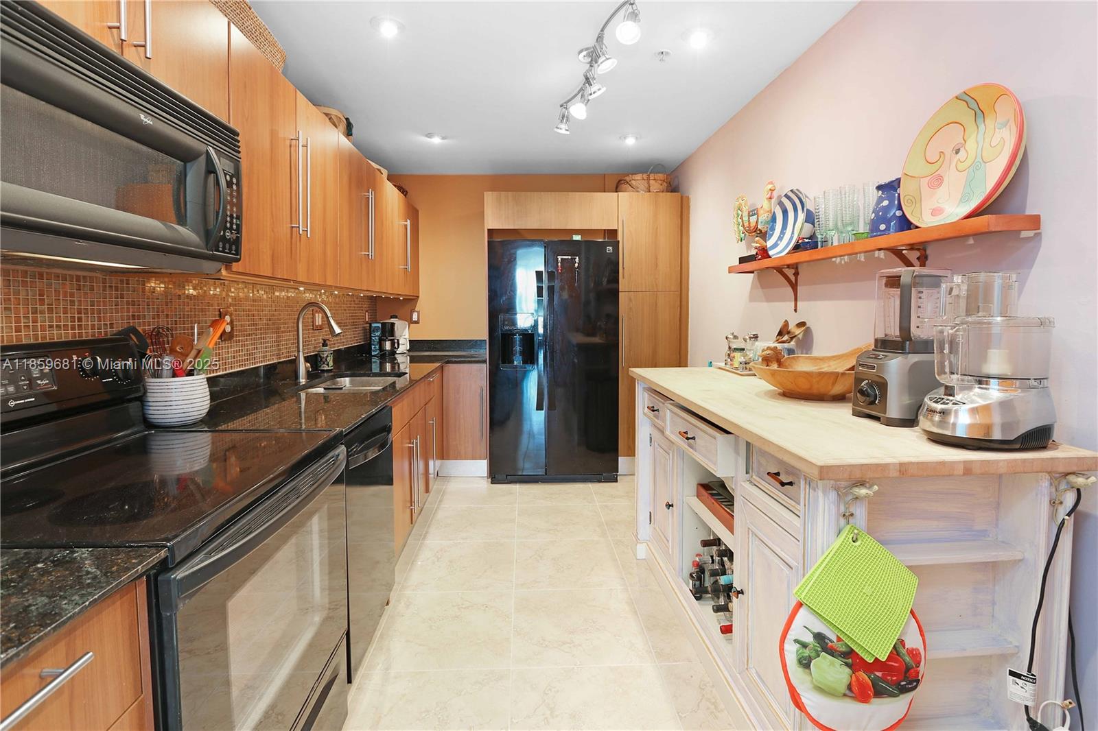 Photo of 3001 Ocean Dr  #411, Hollywood, Florida, 33019 - 