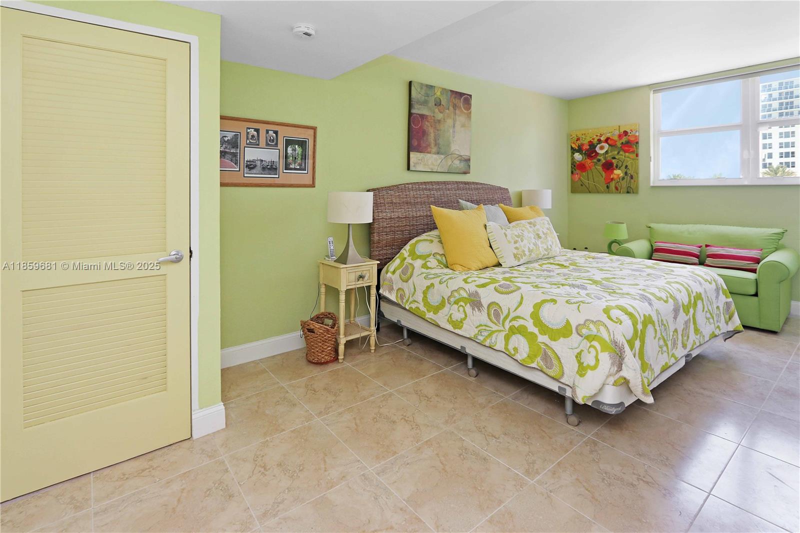 Photo of 3001 Ocean Dr  #411, Hollywood, Florida, 33019 - 