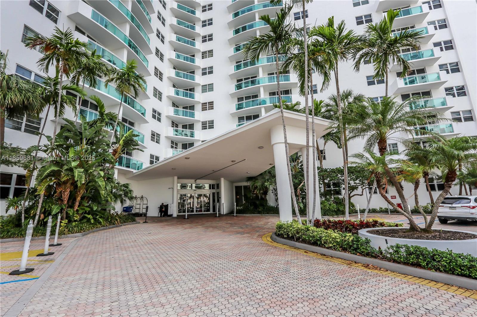 Photo of 3001 Ocean Dr  #411, Hollywood, Florida, 33019 - 