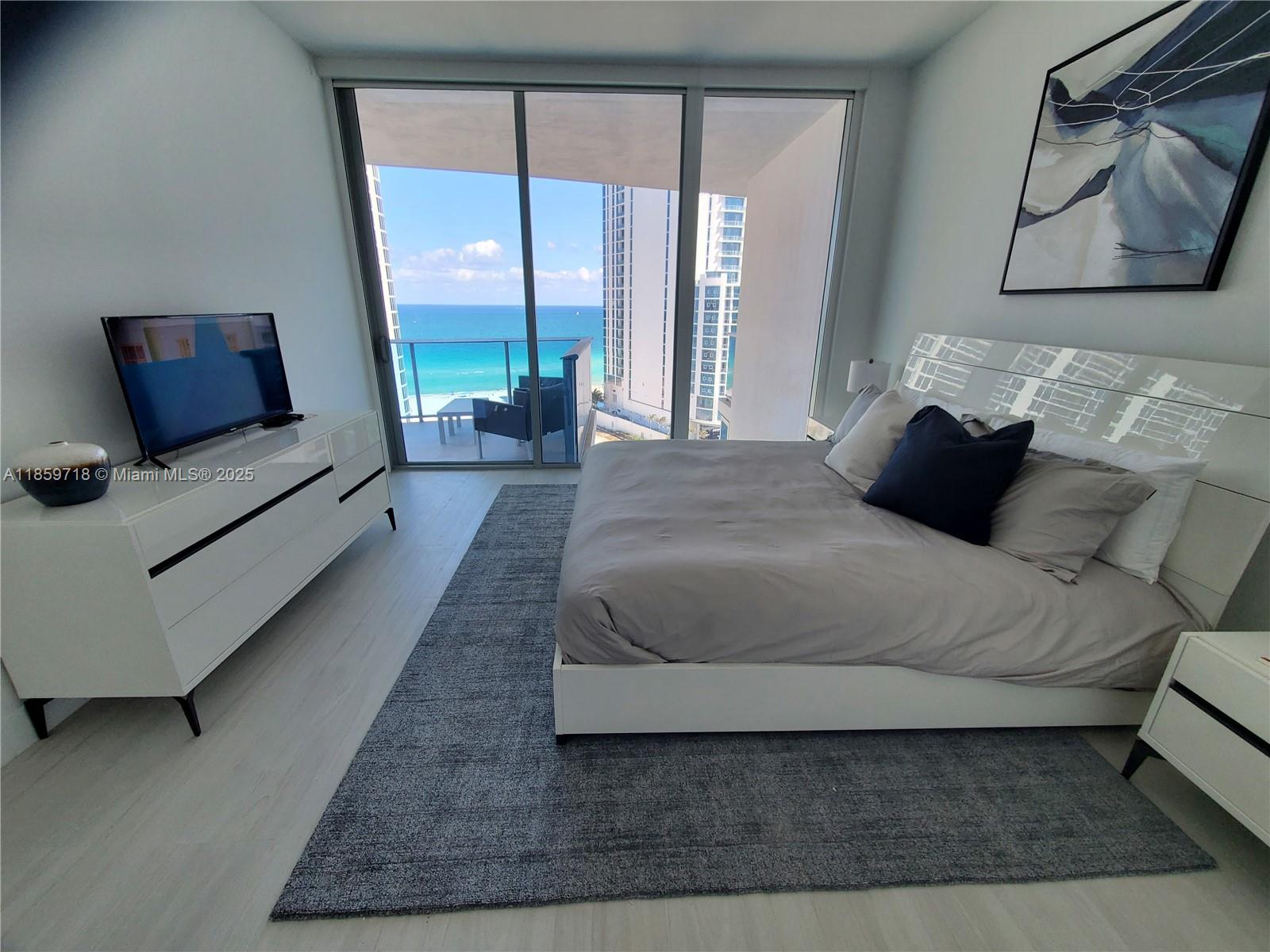 1403 2 / 3  sq. ft. $ 2025-08-15 0 foto