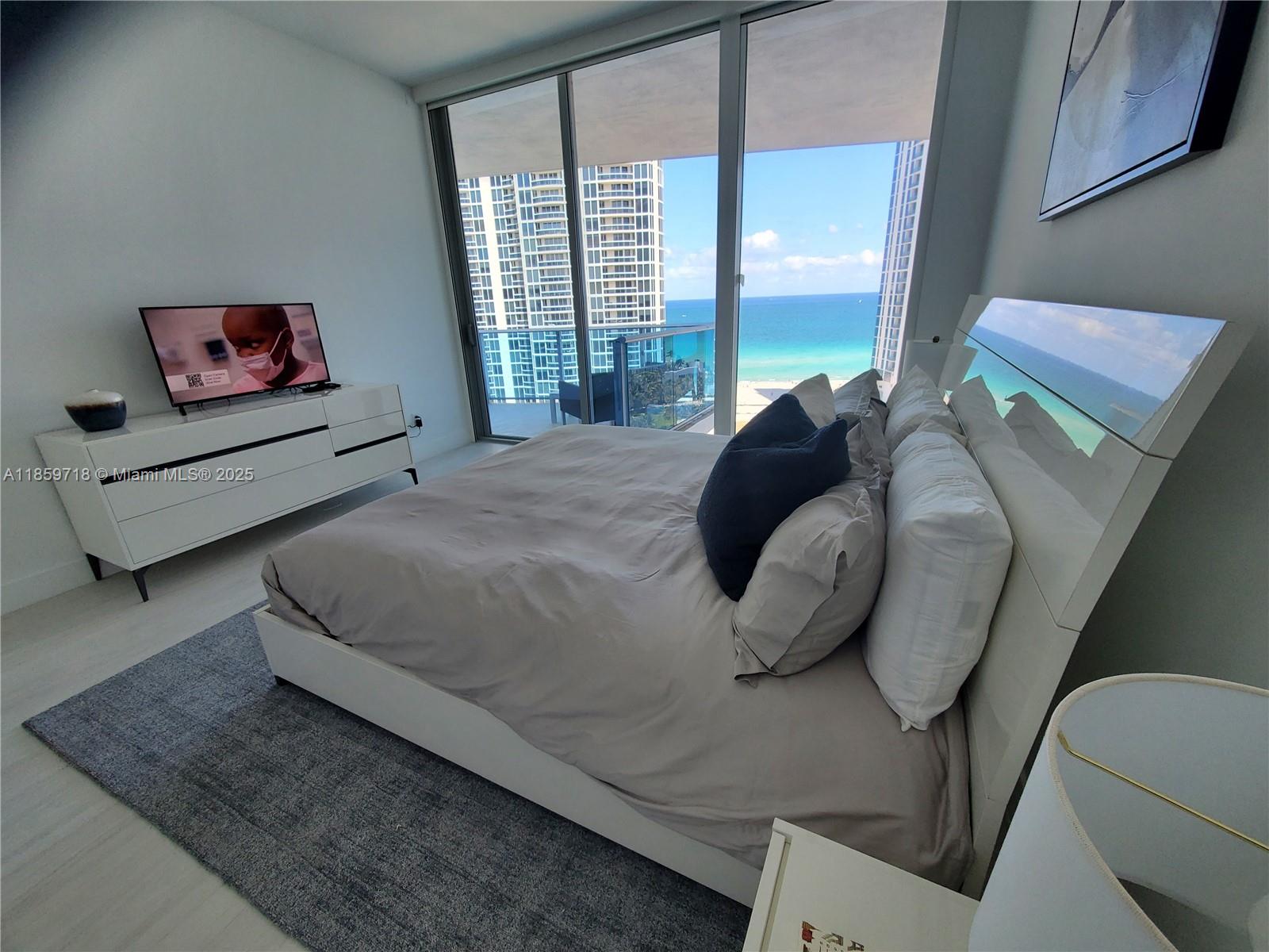 1403 2 / 3  sq. ft. $ 2025-08-15 0 foto