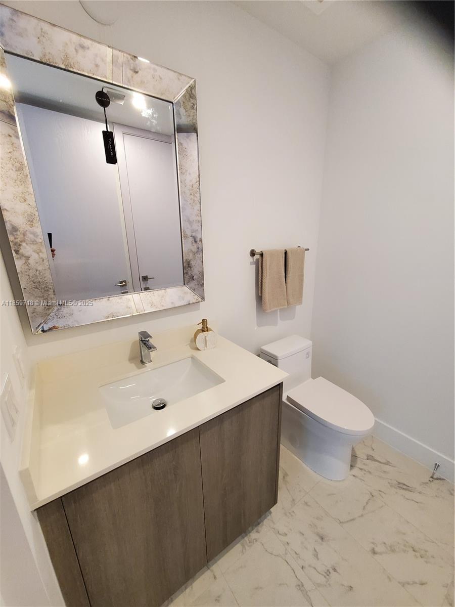 1403 2 / 3  sq. ft. $ 2025-08-15 0 foto