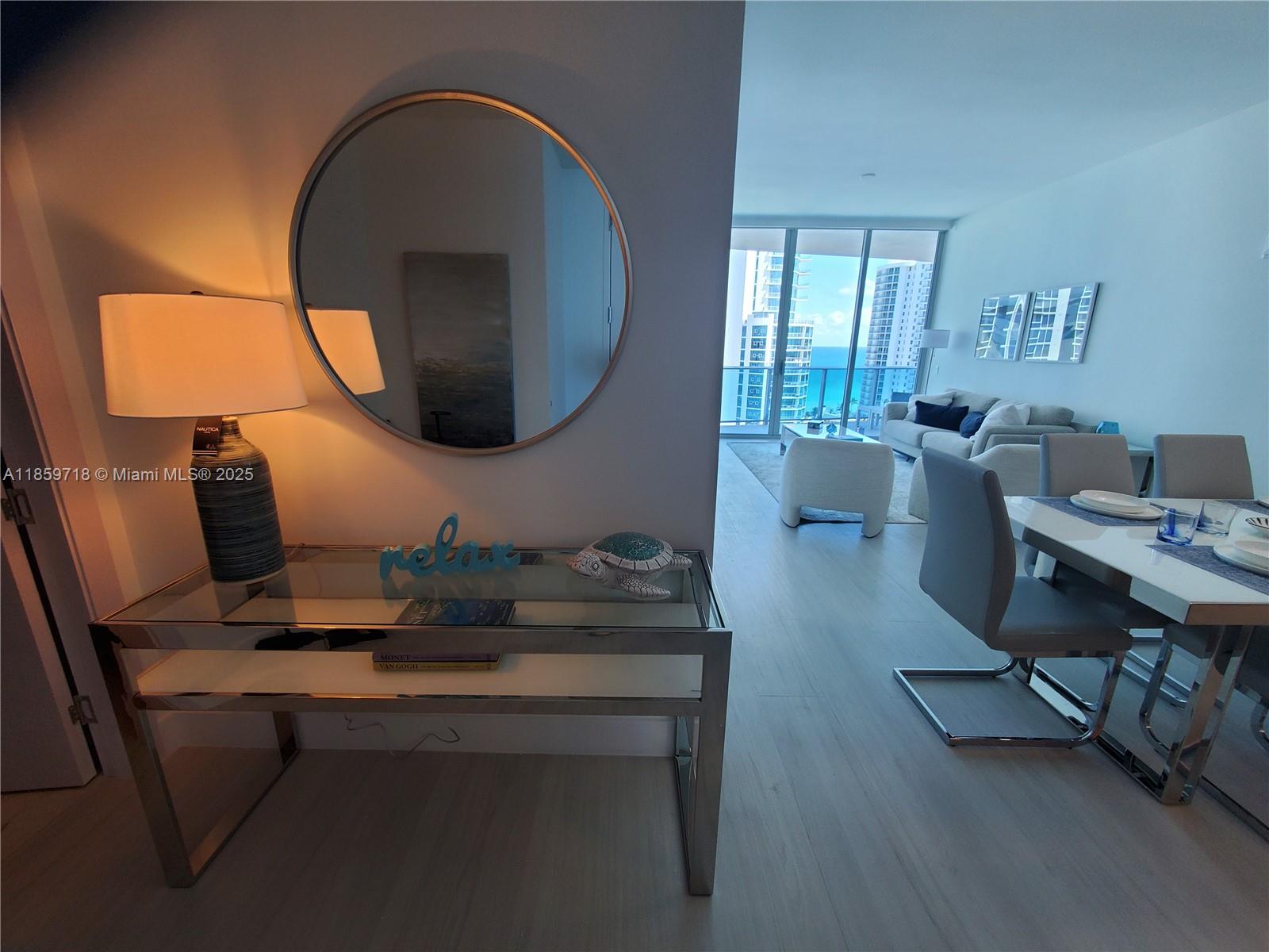 1403 2 / 3  sq. ft. $ 2025-08-15 0 foto