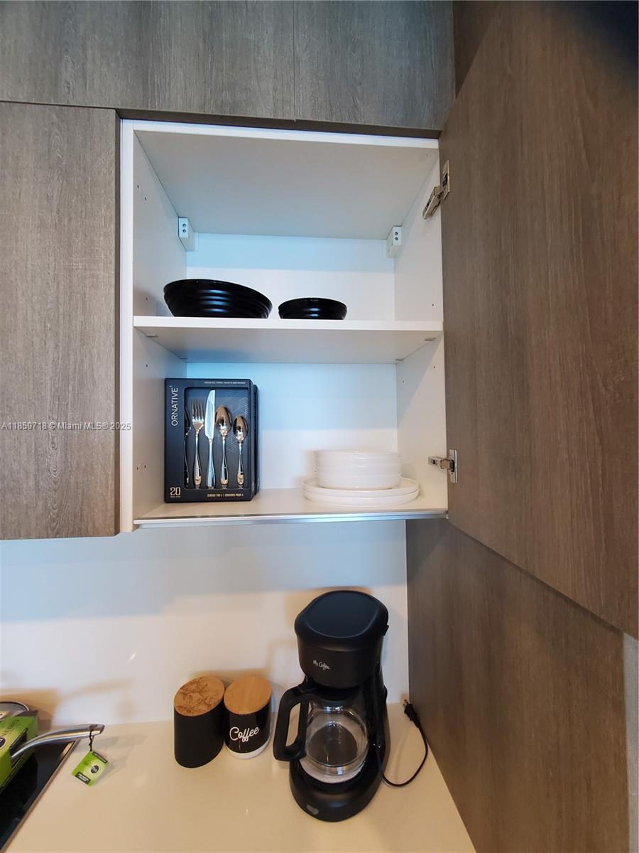 1403 2 / 3  sq. ft. $ 2025-08-15 0 foto