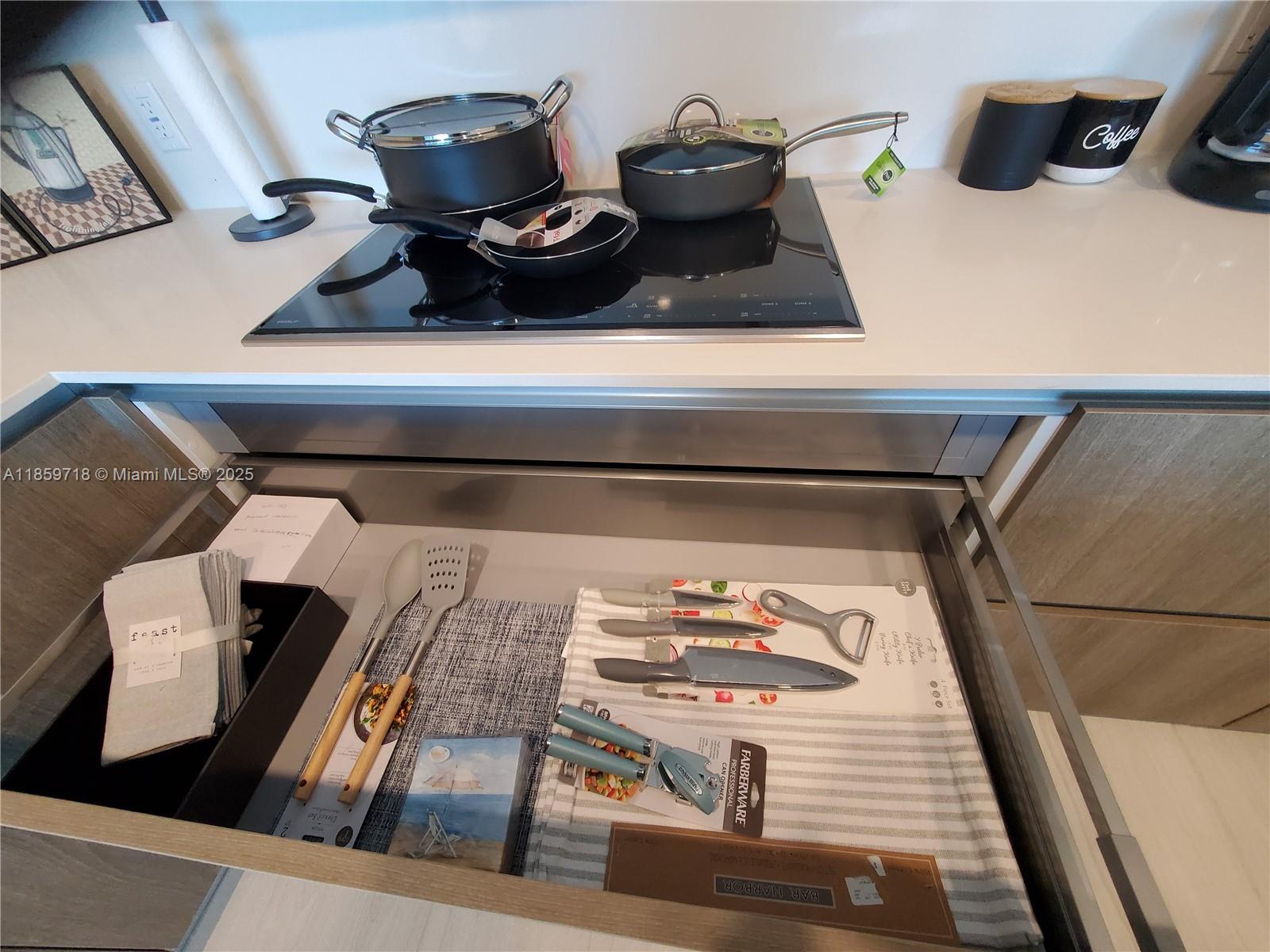1403 2 / 3  sq. ft. $ 2025-08-15 0 foto
