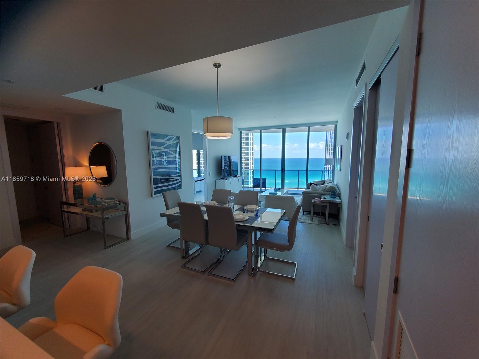 1403 2 / 3  sq. ft. $ 2025-08-15 0 foto