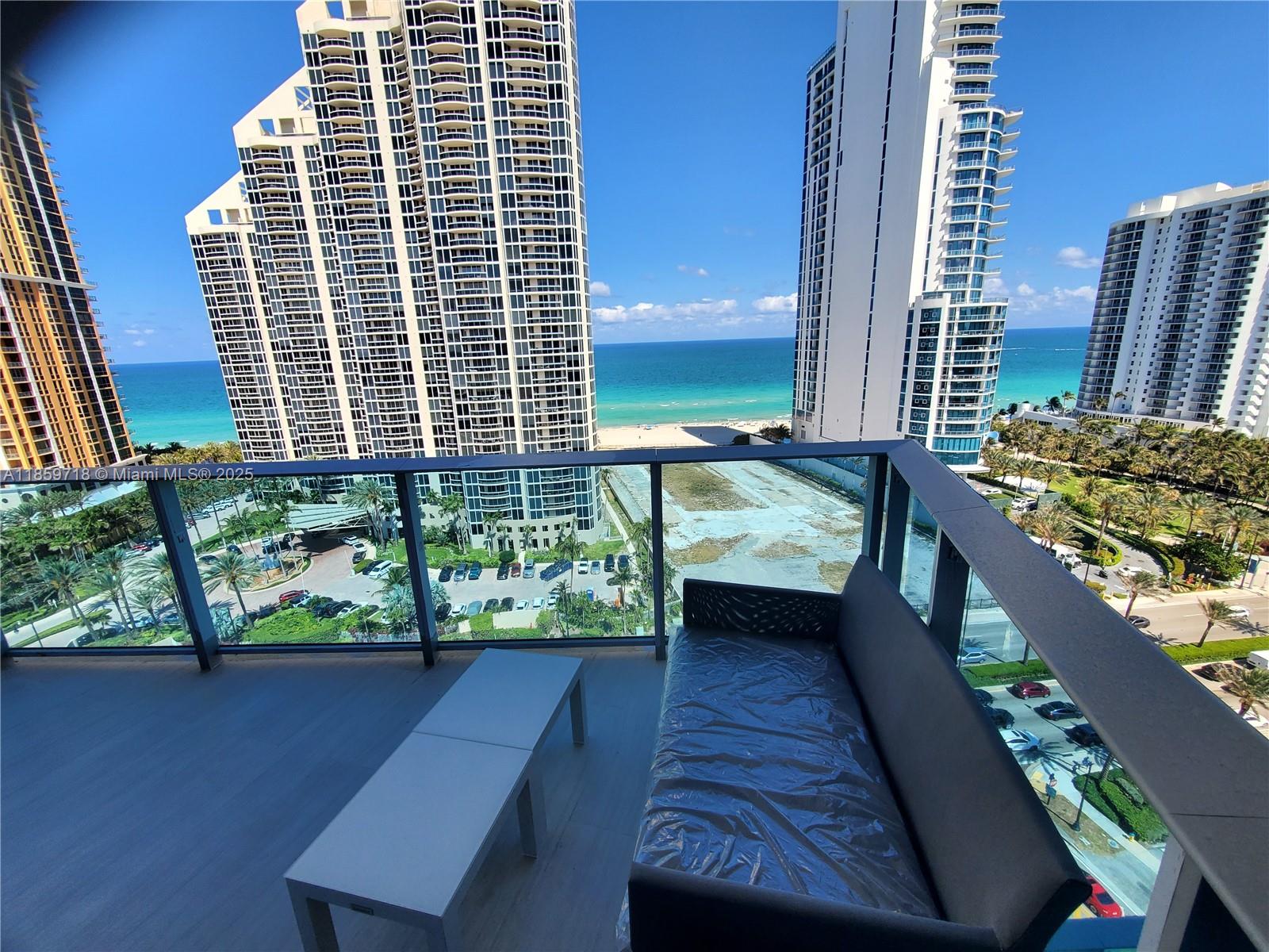 1403 2 / 3  sq. ft. $ 2025-08-15 0 foto