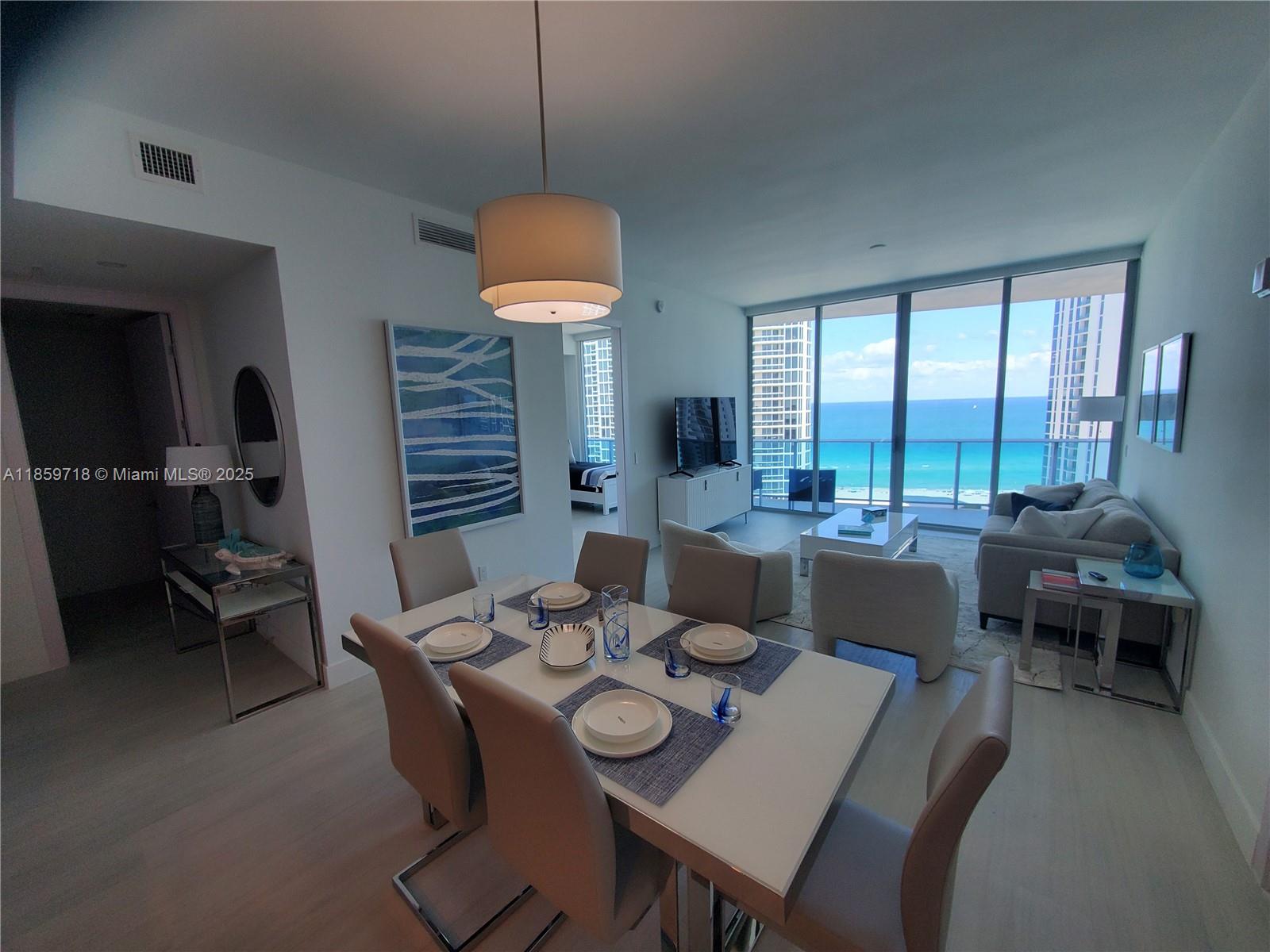 1403 2 / 3  sq. ft. $ 2025-08-15 0 foto