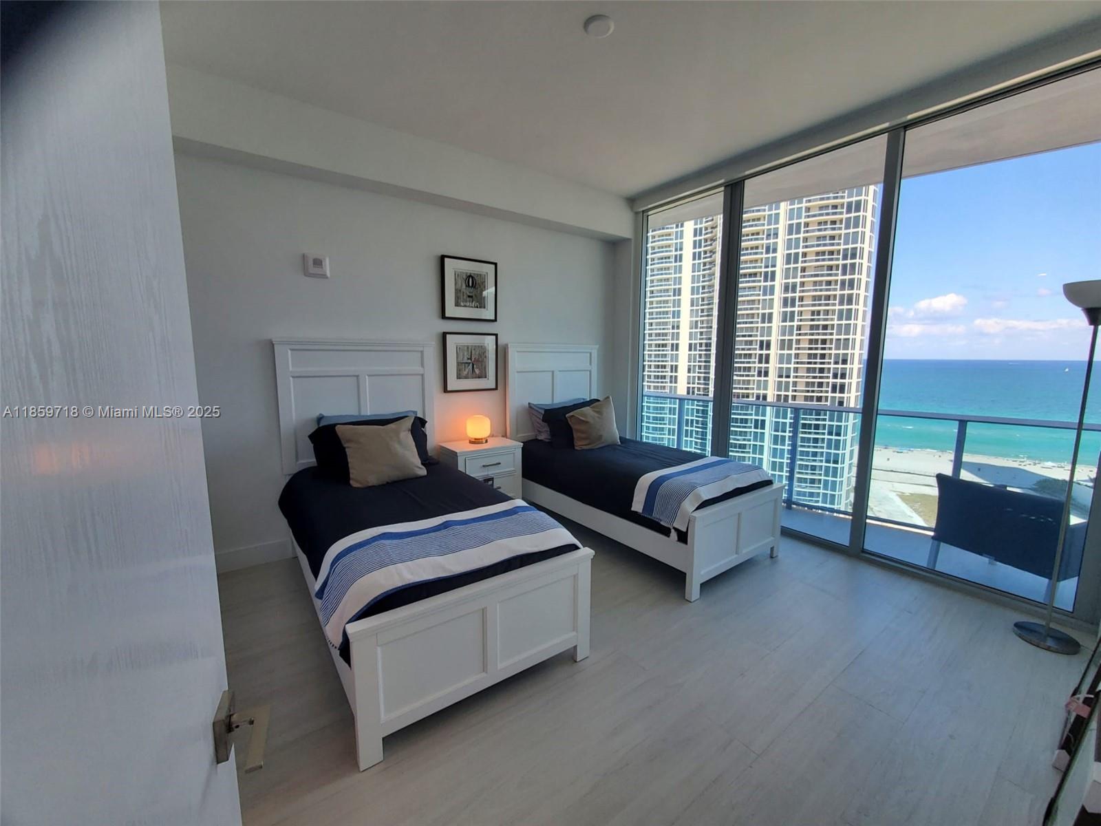 1403 2 / 3  sq. ft. $ 2025-08-15 0 foto