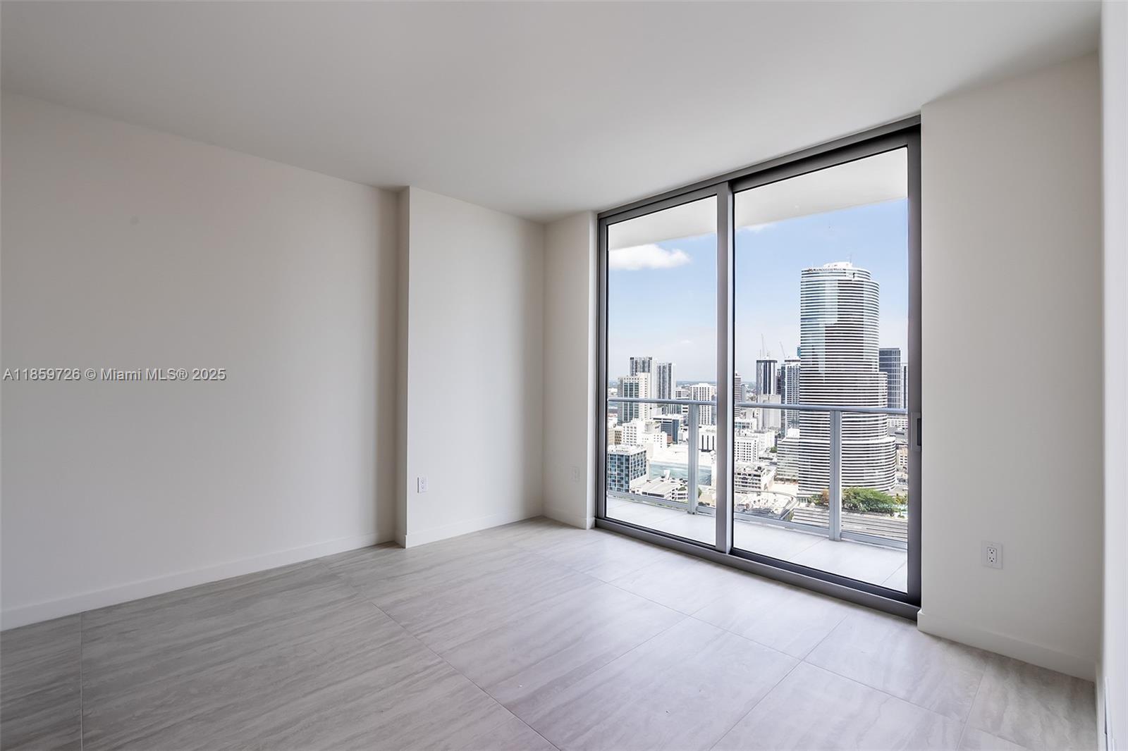2410 0 / 2  sq. ft. $ 2025-08-15 0 foto