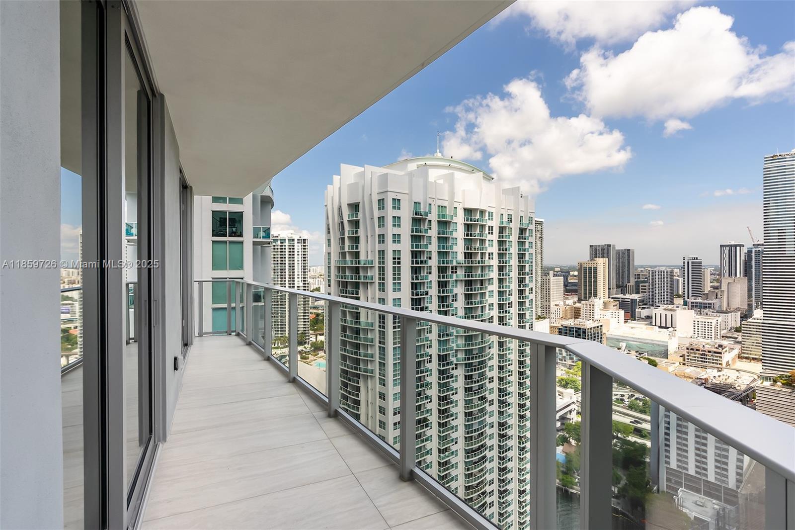 2410 0 / 2  sq. ft. $ 2025-08-15 0 foto