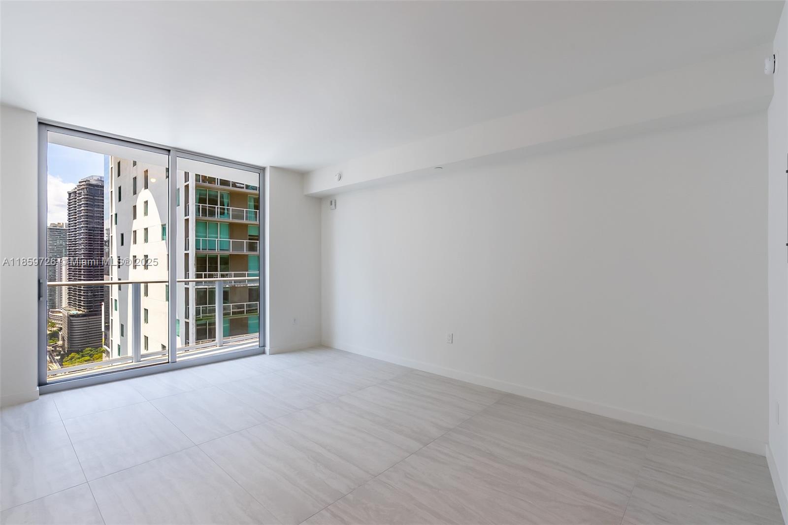 2410 0 / 2  sq. ft. $ 2025-08-15 0 foto
