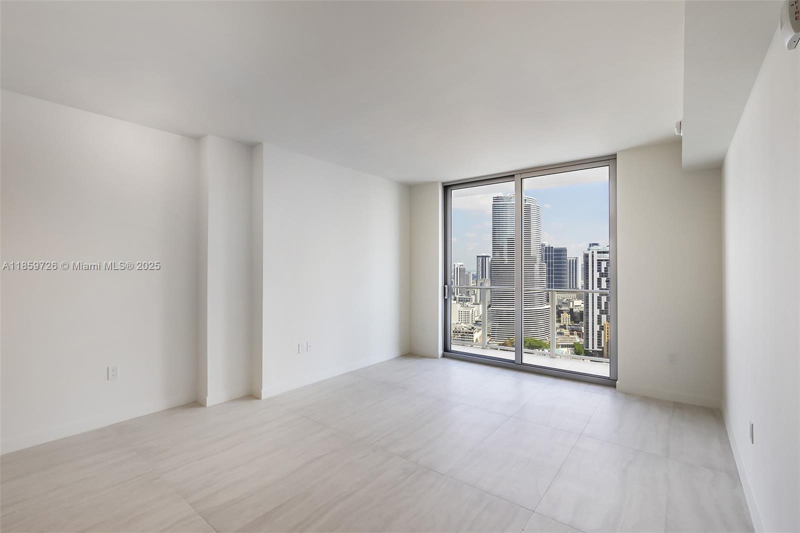 2410 0 / 2  sq. ft. $ 2025-08-15 0 foto