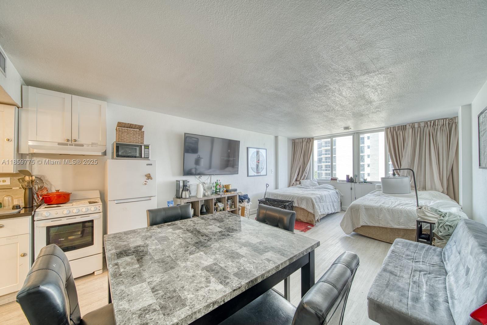 Photo of 19201 Collins Ave  #822, Sunny Isles Beach, Florida, 33160 - 