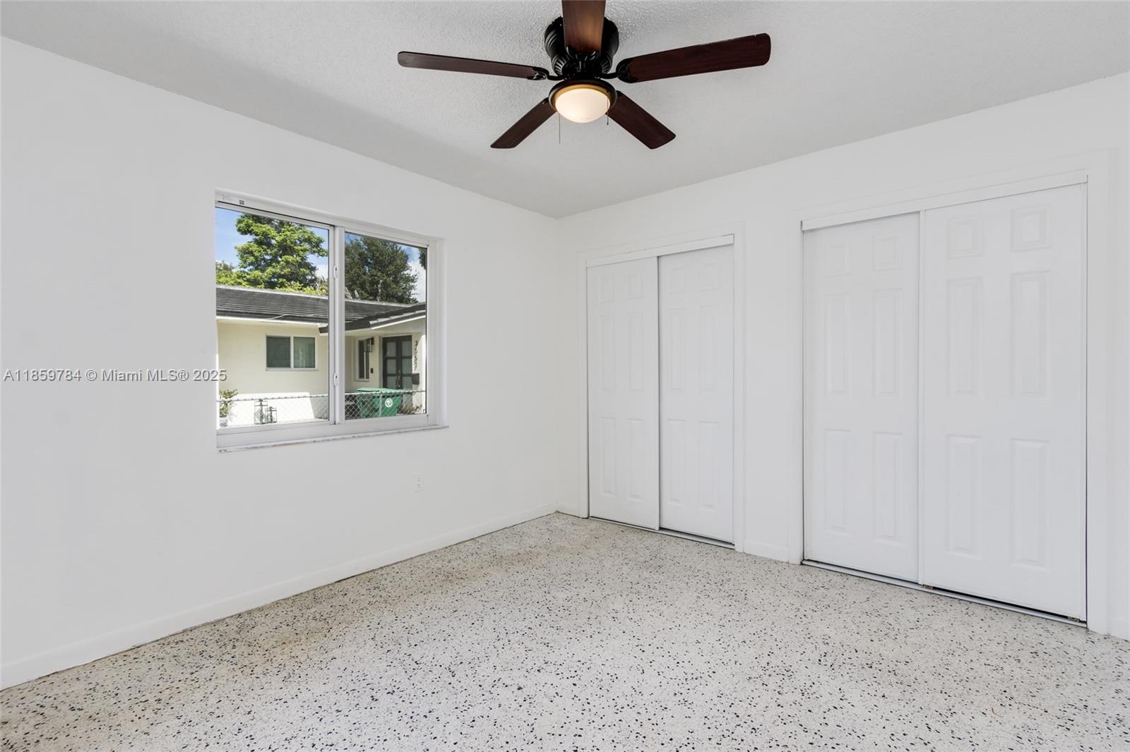 See details / 2350 sq. ft. $ 2025-08-15 0 Photo