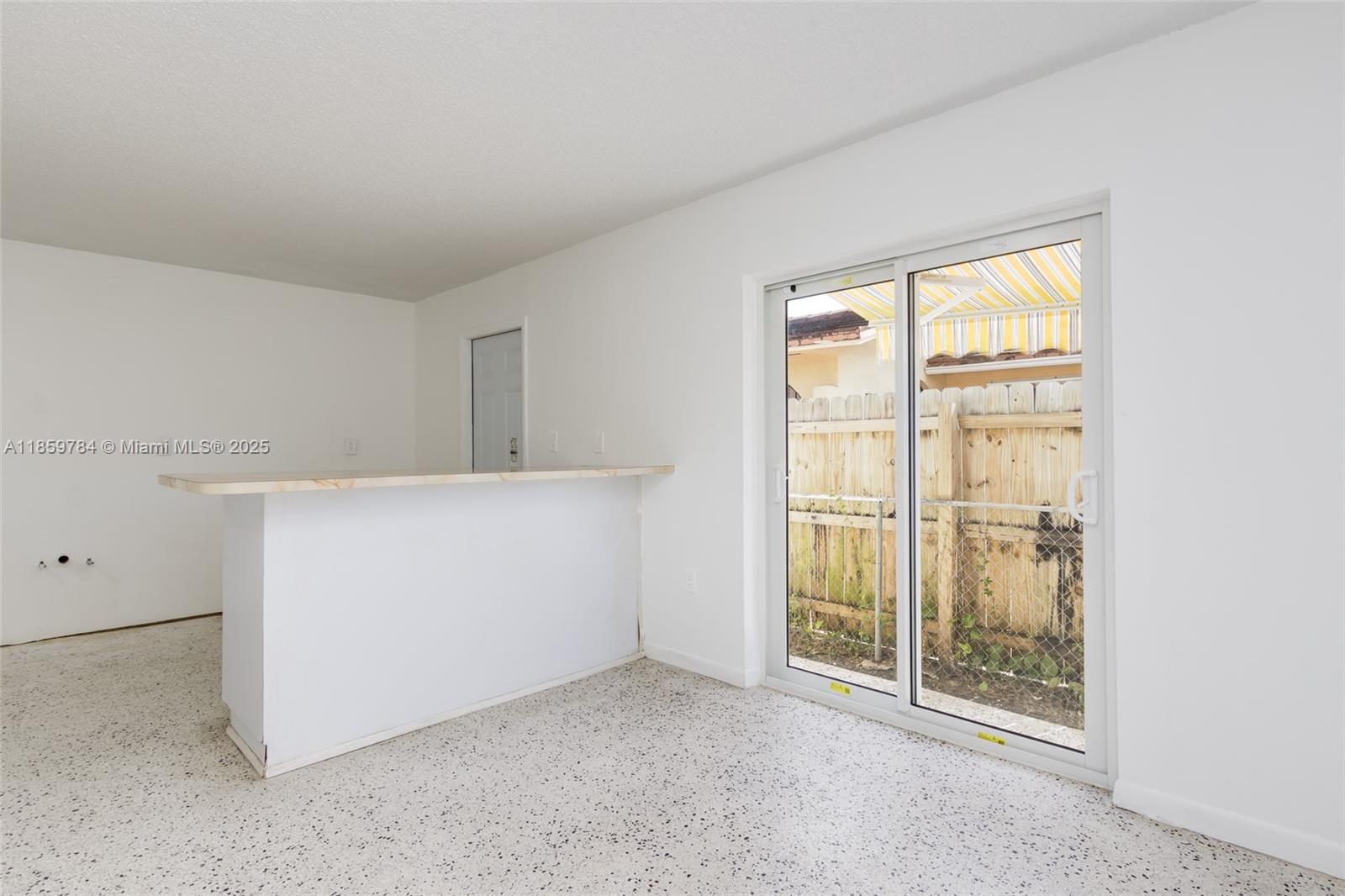See details / 2350 sq. ft. $ 2025-08-15 0 Photo