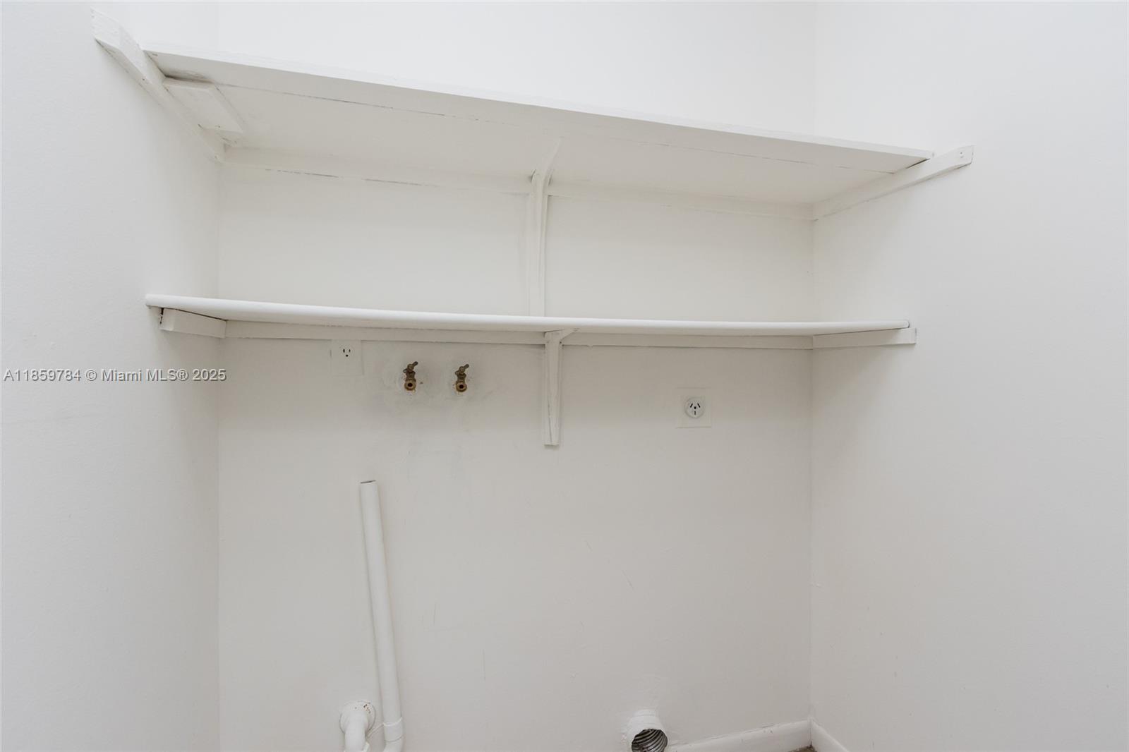 See details / 2350 sq. ft. $ 2025-08-15 0 Photo