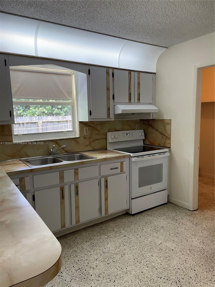   /  2350 sq. ft. $ 2025-08-15 0 foto