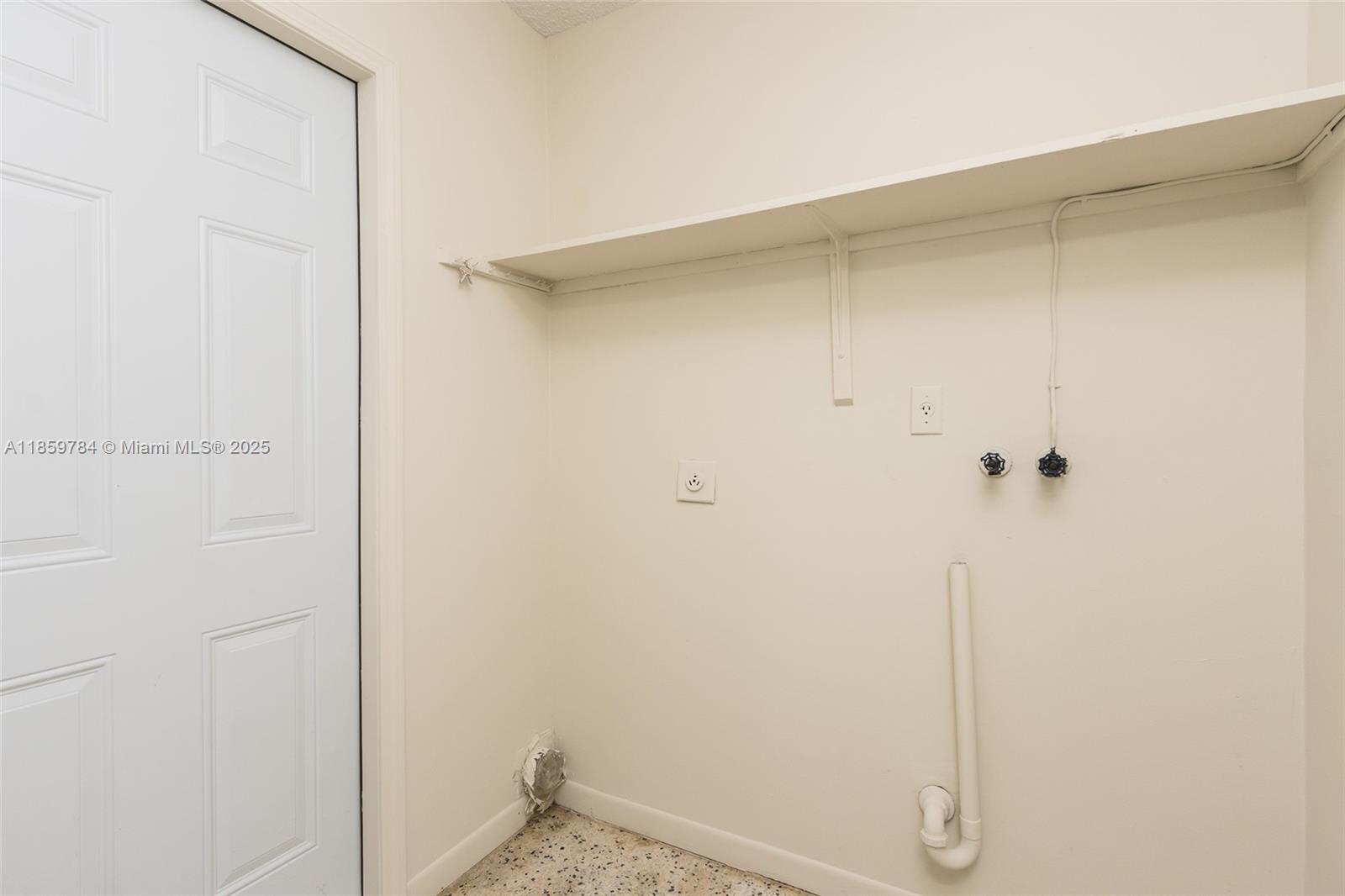 See details / 2350 sq. ft. $ 2025-08-15 0 Photo