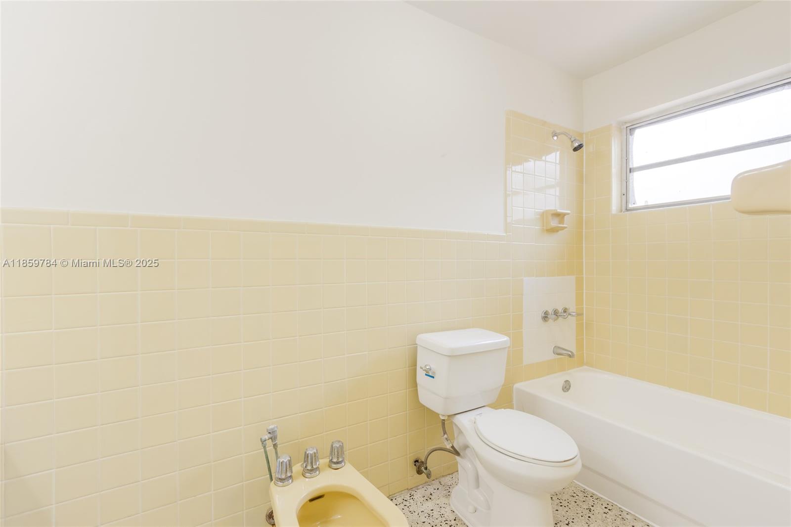 See details / 2350 sq. ft. $ 2025-08-15 0 Photo