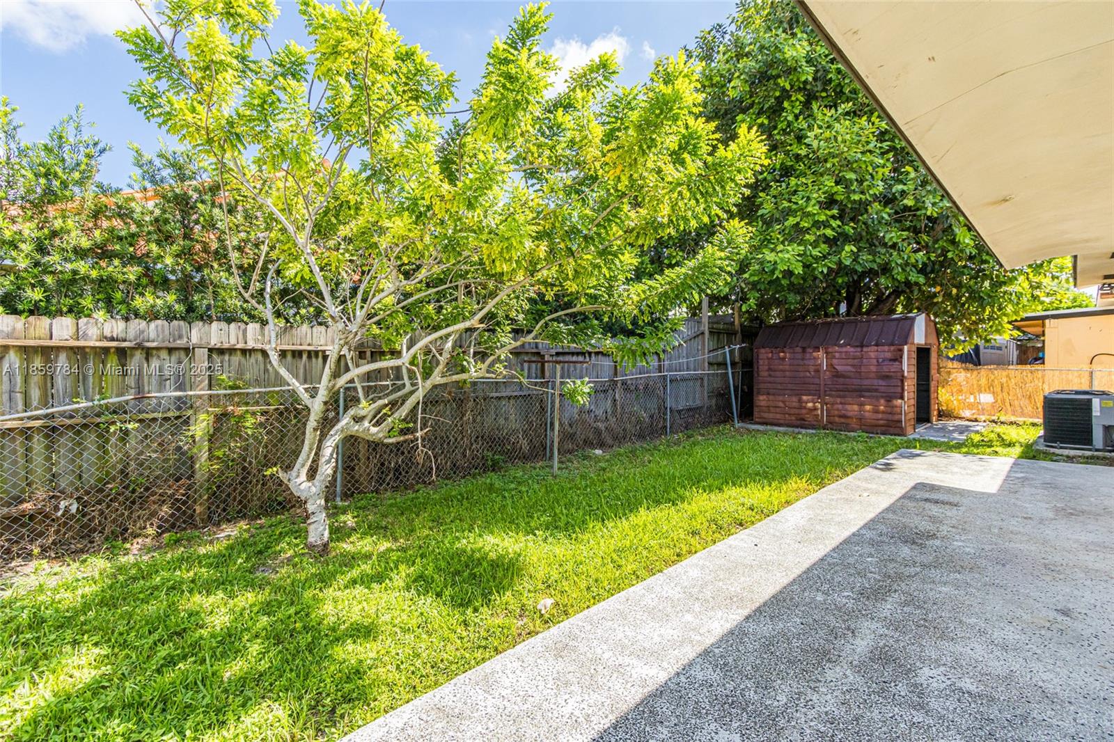 See details / 2350 sq. ft. $ 2025-08-15 0 Photo