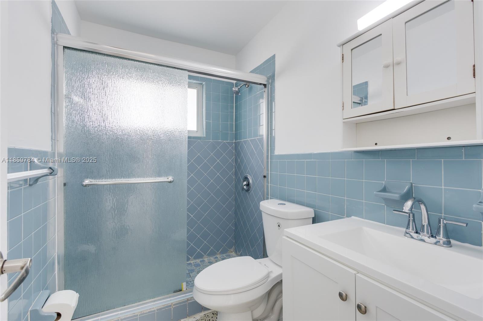 See details / 2350 sq. ft. $ 2025-08-15 0 Photo