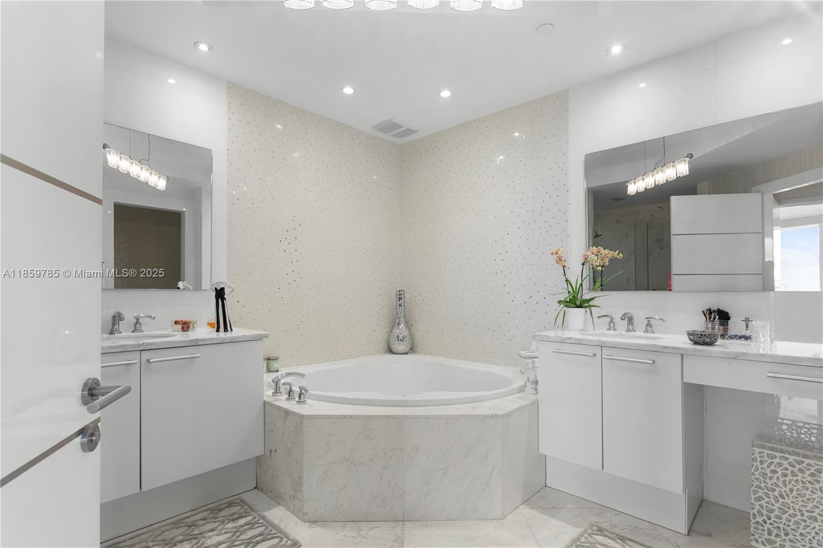 1503 3 / 3 2235 sq. ft. $ 2025-08-15 0 Photo