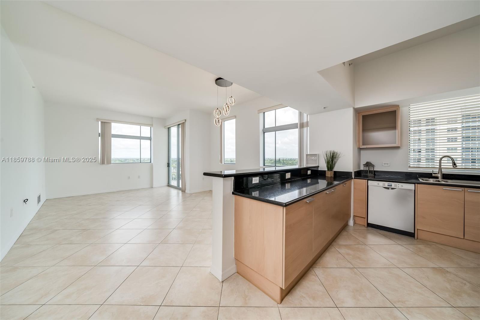 Photo of 140 Dixie Hwy  #1037, Hollywood, Florida, 33020 - 