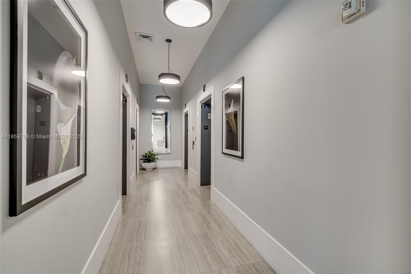 Photo of 140 Dixie Hwy  #1037, Hollywood, Florida, 33020 - Elevators
