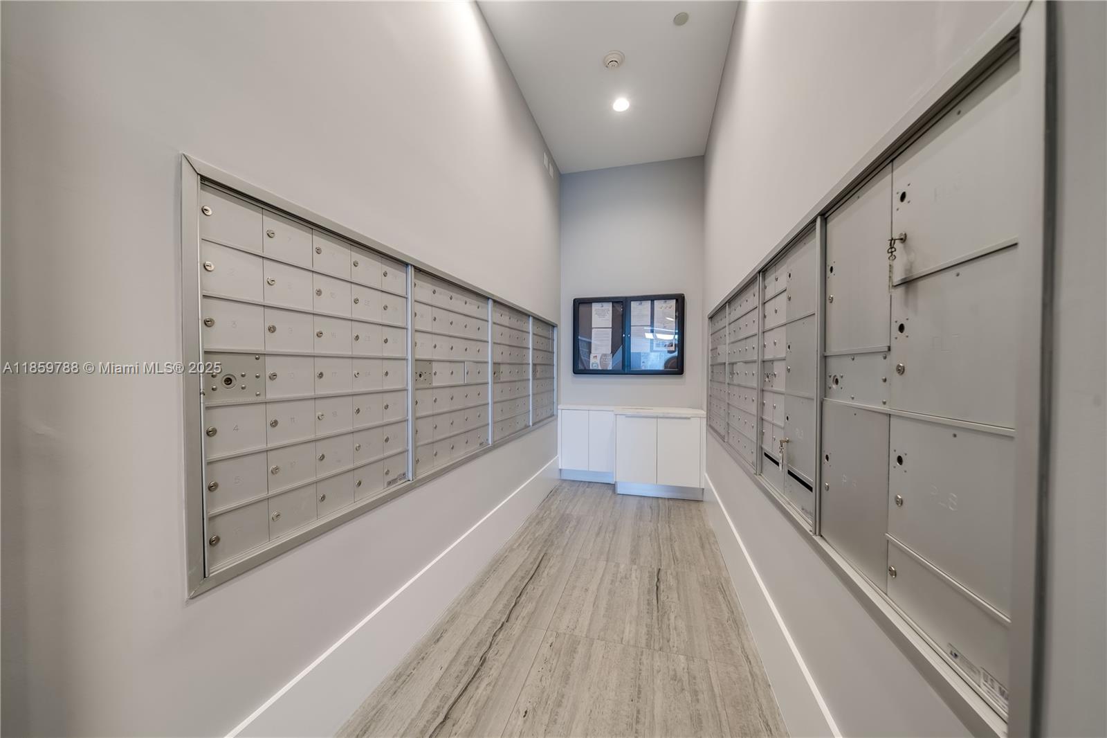 Photo of 140 Dixie Hwy  #1037, Hollywood, Florida, 33020 - mail room