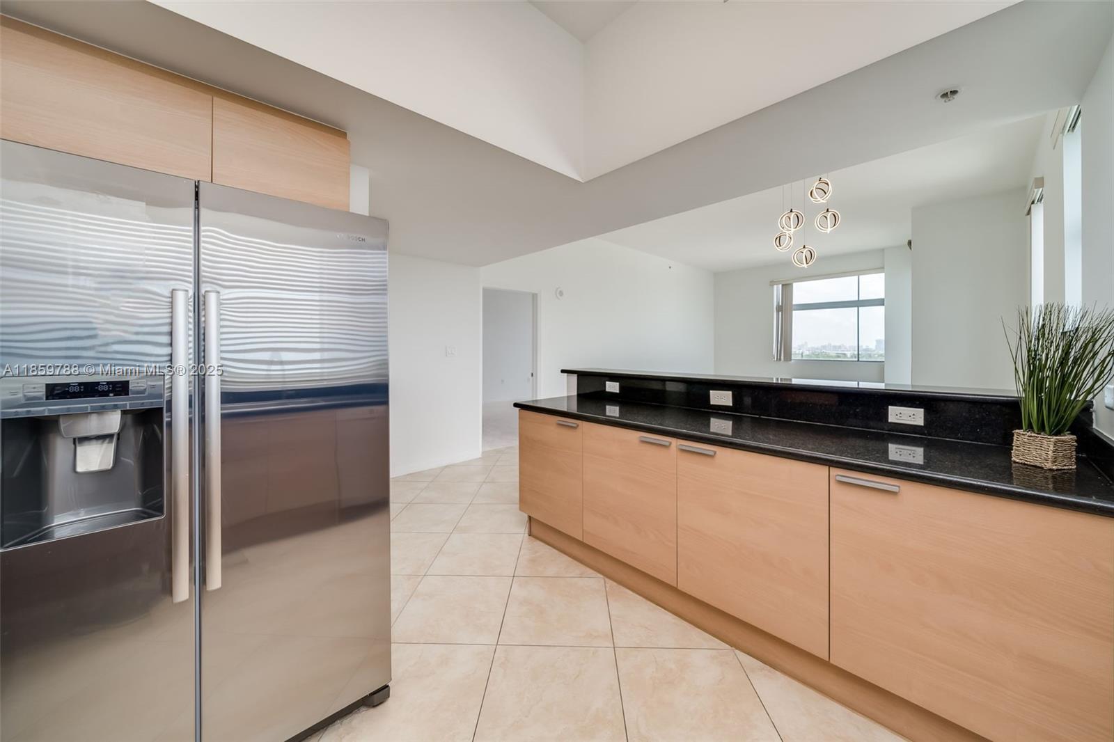 Photo of 140 Dixie Hwy  #1037, Hollywood, Florida, 33020 - Kitchen