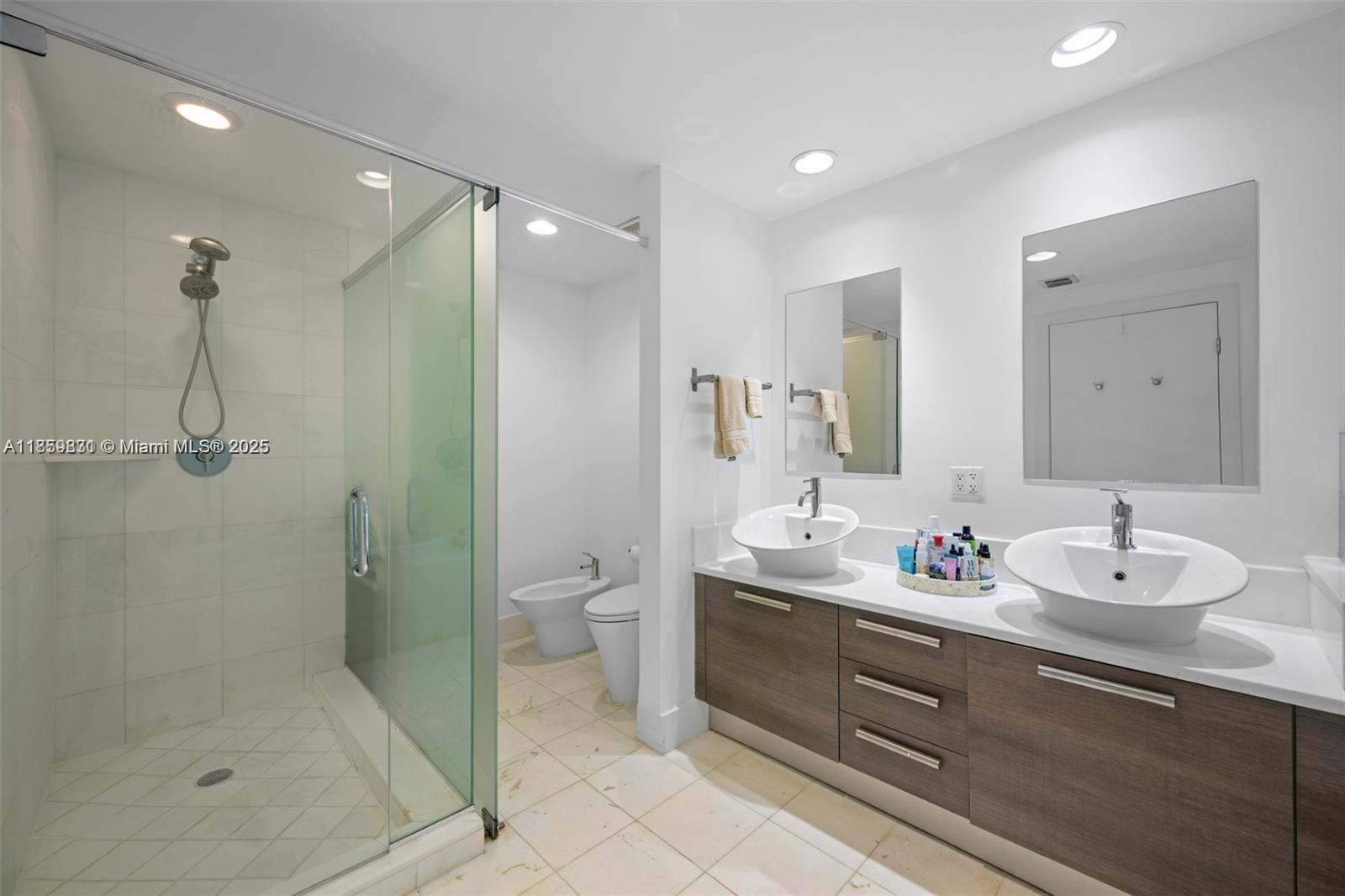 Photo of 2950 188th St  #525, Aventura, Florida, 33180 - 
