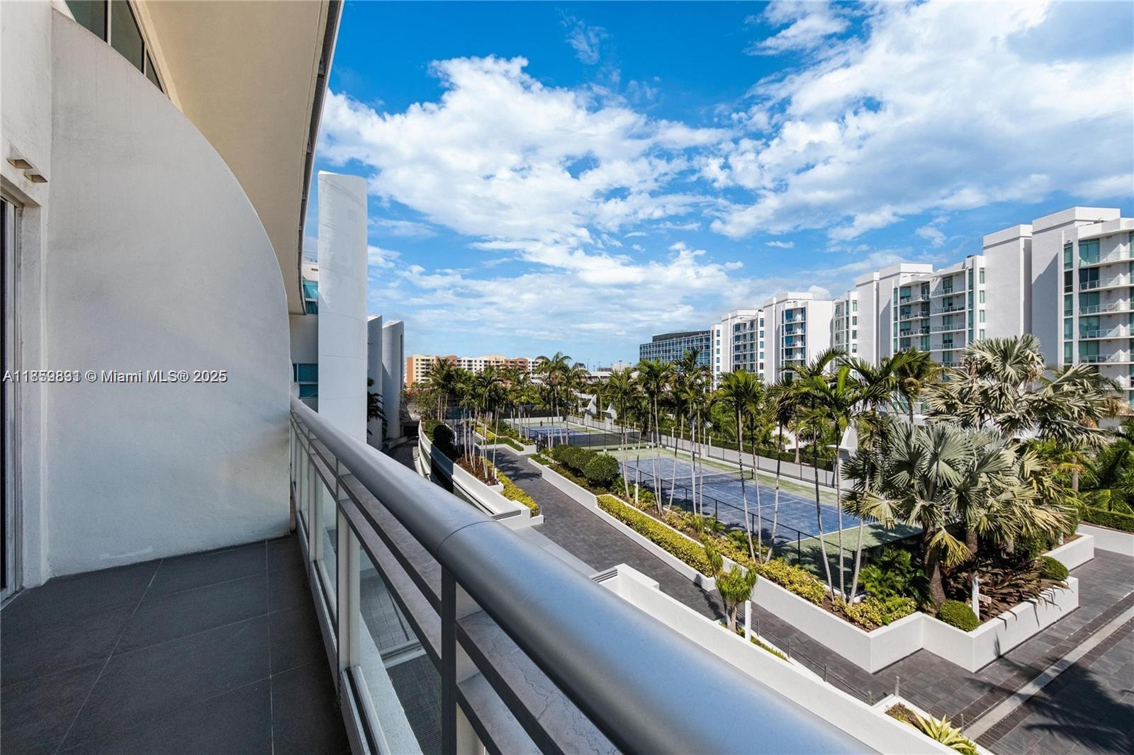 Photo of 2950 188th St  #525, Aventura, Florida, 33180 - 