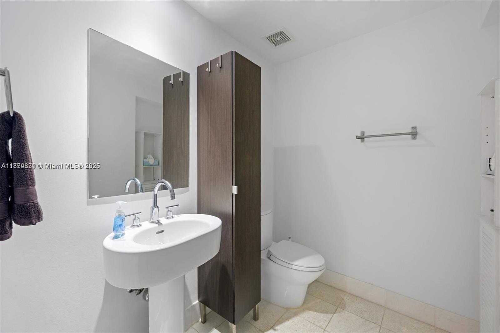 Photo of 2950 188th St  #525, Aventura, Florida, 33180 - 