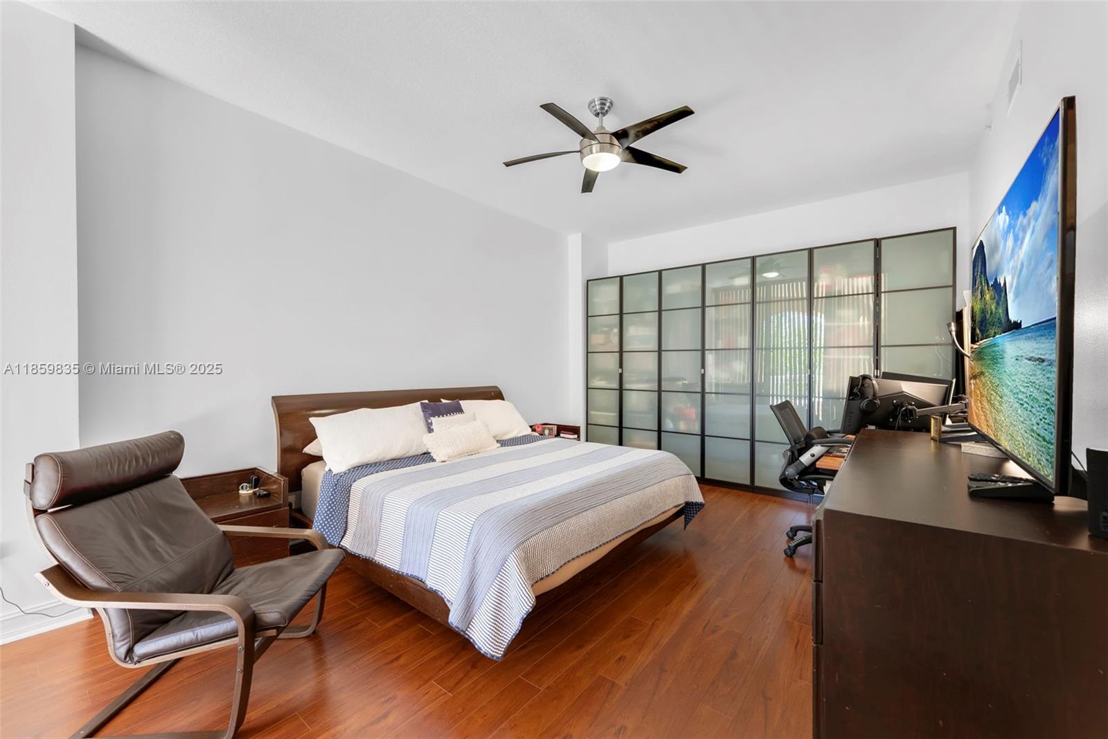 Photo of 3001 185th St  #610, Aventura, Florida, 33180 - 