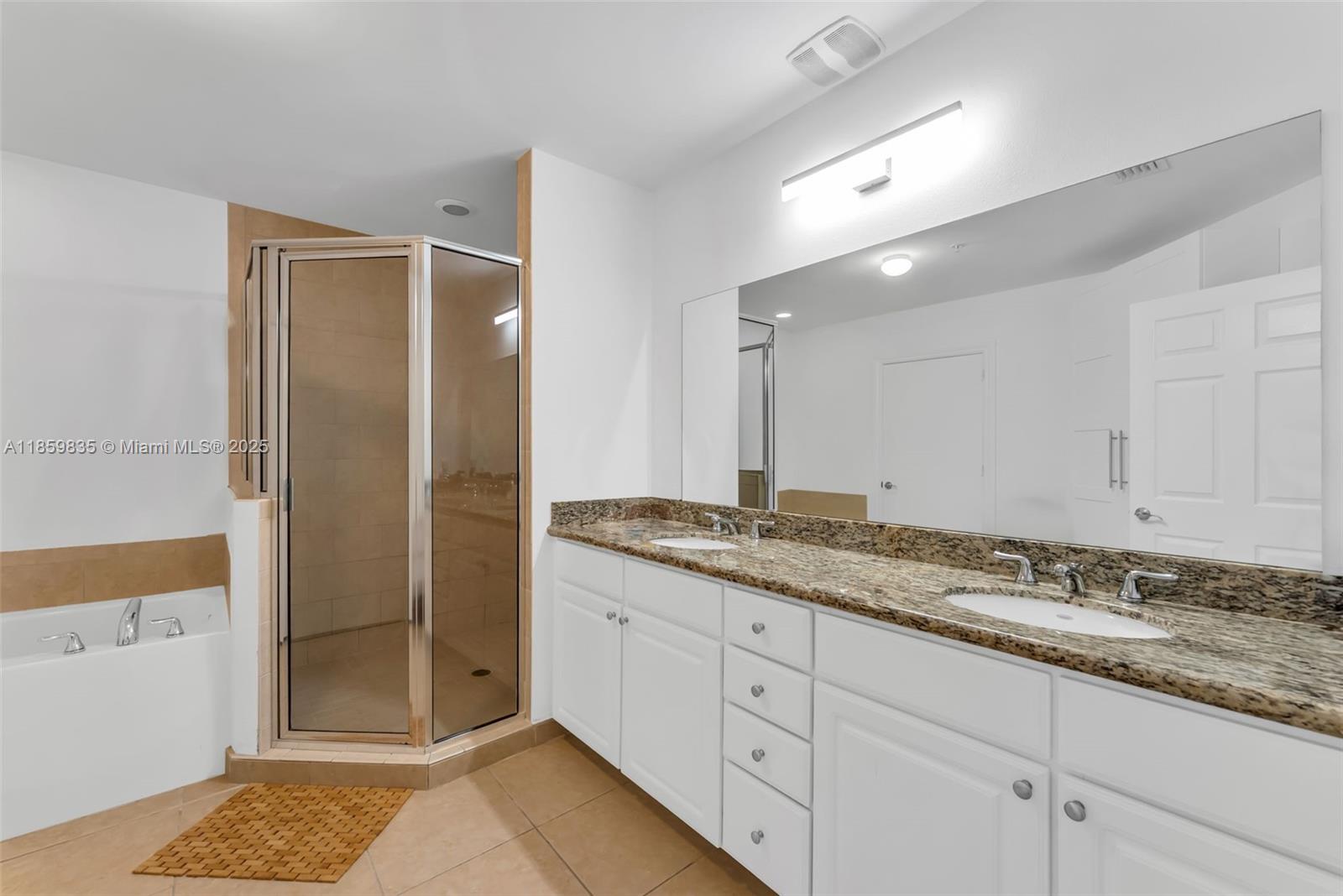 Photo of 3001 185th St  #610, Aventura, Florida, 33180 - 