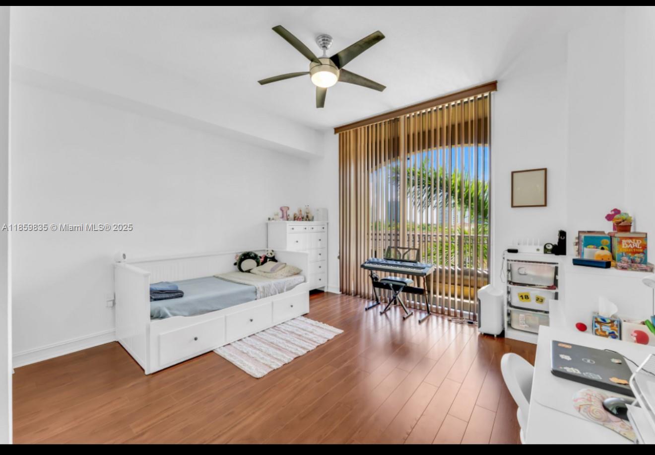 Photo of 3001 185th St  #610, Aventura, Florida, 33180 - 