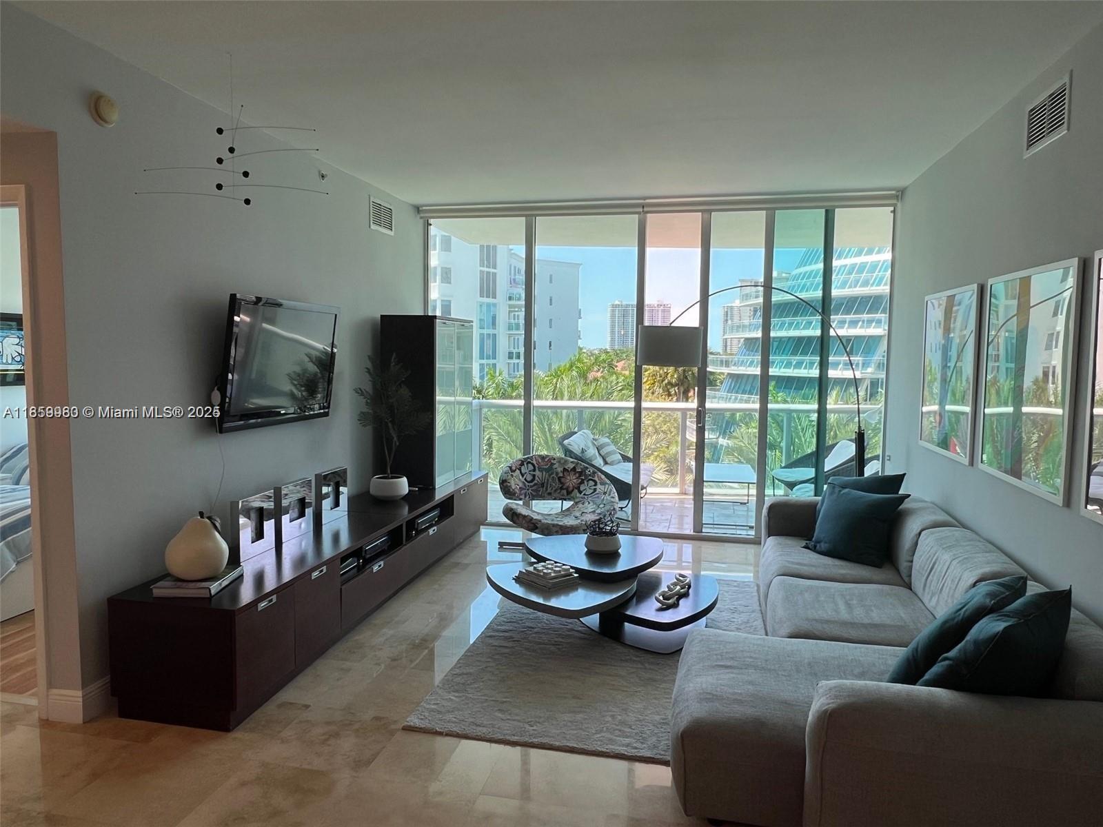 Photo of 3131 188th St  #1-609, Aventura, Florida, 33180 - 