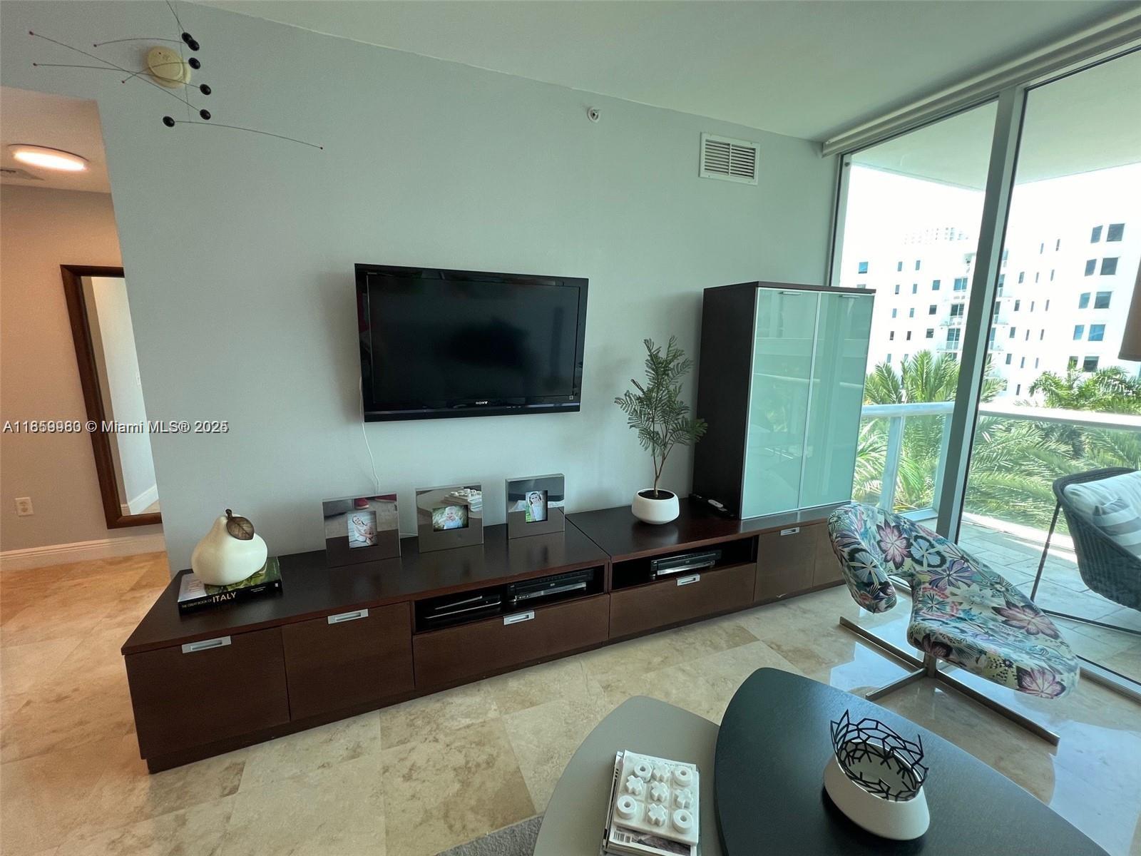 Photo of 3131 188th St  #1-609, Aventura, Florida, 33180 - 